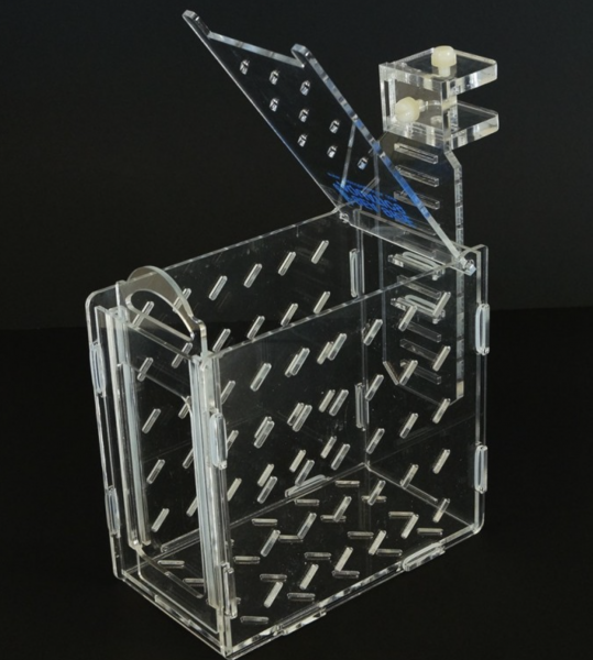 acclimation fish box Drip Container for & Corals Hanging Acclimation IOAOI allowing the box to attach securely to the side of your aquarium Eshopps TankliMate Fish Acclimation Box